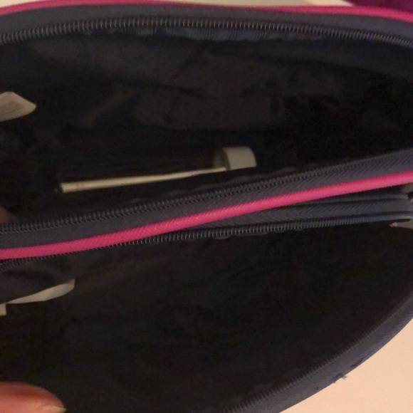 TAHARI 2 piece Pink & Navy Dome Multi use Bag Set - Picture 7 of 8